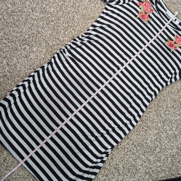 Flutter & Kick Maternity Small Black White Striped Dress Floral Applique - Picture 9 of 9